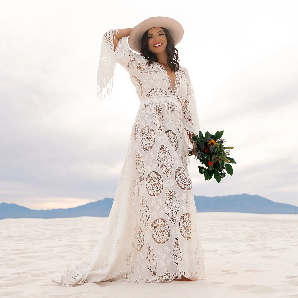 Abito da sposa premaman in pizzo Boho personalizzato Beach Elopement Plus Size Maniche lunghe svasate Una linea Abiti da sposa con scollo a V senza schienale