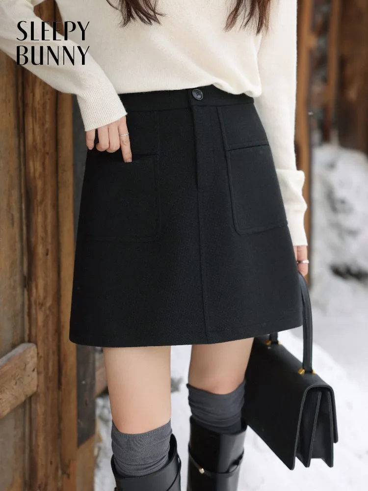 Female Elegant Slim Wool-Like Skirt Women High Waist Mini Skirt Black Warm Short Skirt for Retro Winter Chic Casual Outfit Style