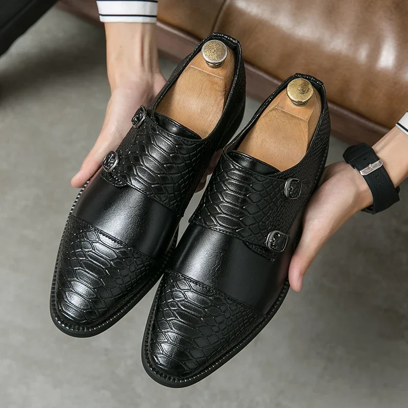 Luxury Men Business Leather Shoes Fashion Designer England Wedding Oxfords Lace-up Pointed Brogue Coffee Brogues Dress Man Shoes