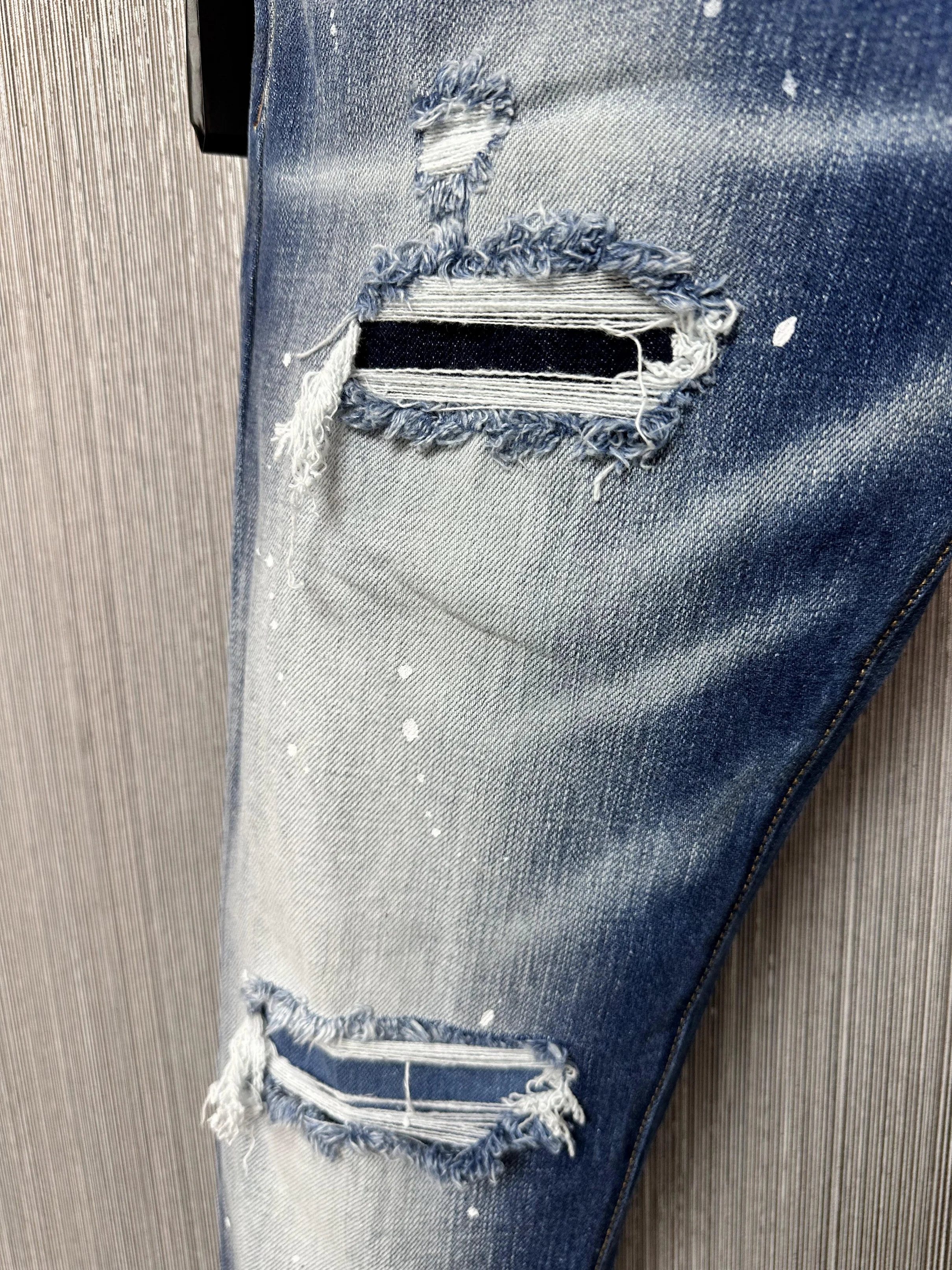 2024 autumn new D2 jeans for men, washed, worn out, patched, painted, button elastic, small foot blue