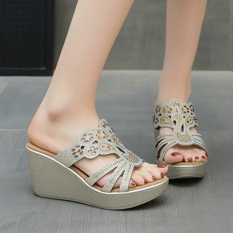 

Ladies Shoes on Sale 2025 Fashion New Crystal Embellished Round Toe Platform Best Seller Beach Sandals Wedges Sandals Women