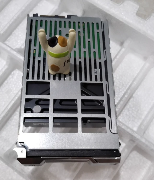 

Для жесткого диска 0P3HC0 9ZM273-157 1T SAS EQ PS4100 PS6100