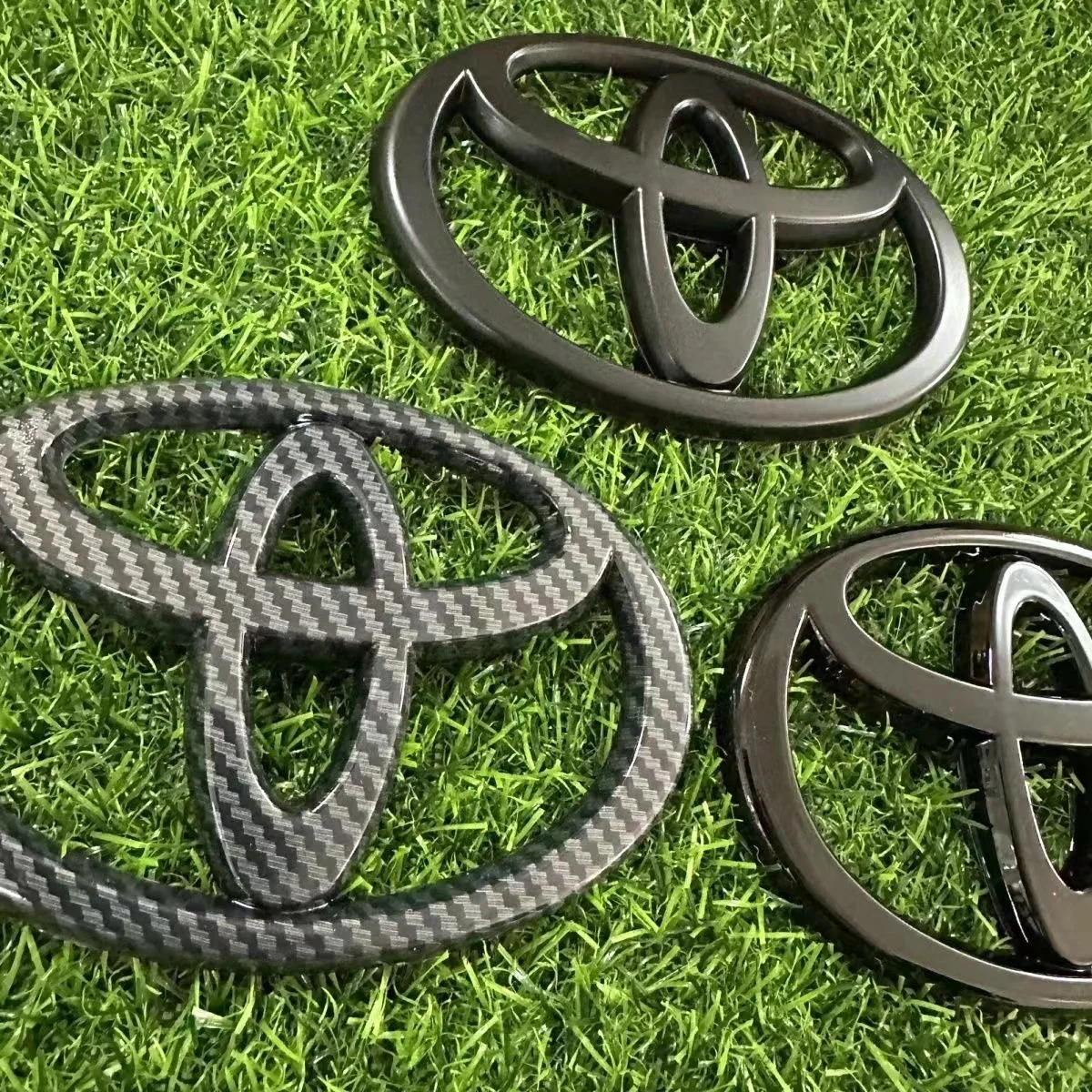 3D ABS Car front grille trunk Logo Sticker For Toyota RAV4 Camry Corolla Levin Yaris Reiz Vios Highlander CHR Avalon accessory