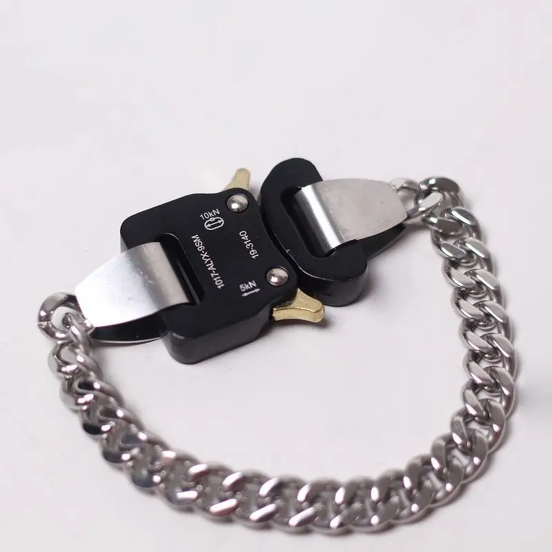 2026 New Alyx Bracelet Original Design For Men And Women 10179sm Functional Lock Buckle Tactical High Street Hero Bracelet
