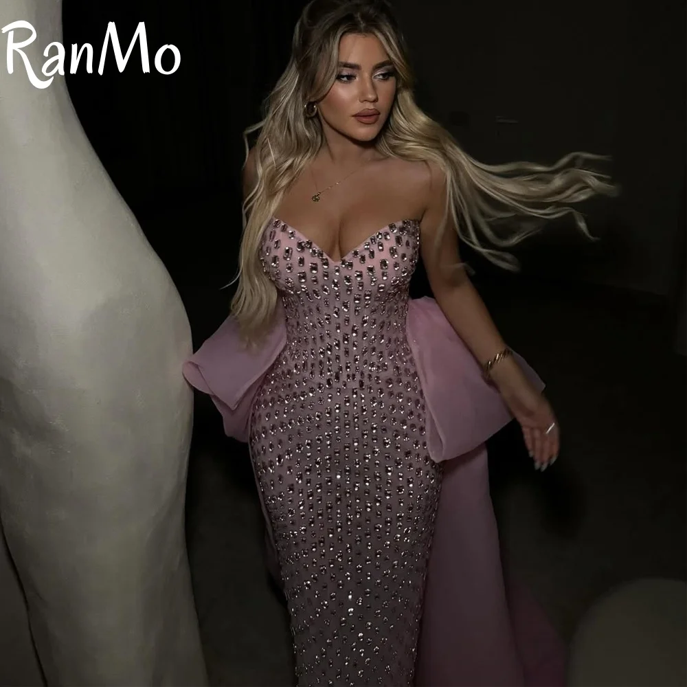 Ranmo Abito da sera rosa con perline scintillanti Sweetheart Big Bow Abiti da festa di nozze Abito da ballo di lusso con pieghe personalizzato senza maniche