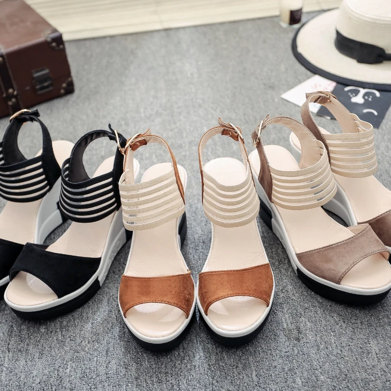 

2025 год, сандалии с открытым носком на толстой подошве в римском стиле «Джокер», новые летние модные сандалии на толстой подошве с пряжкой и ремешком в одно слово