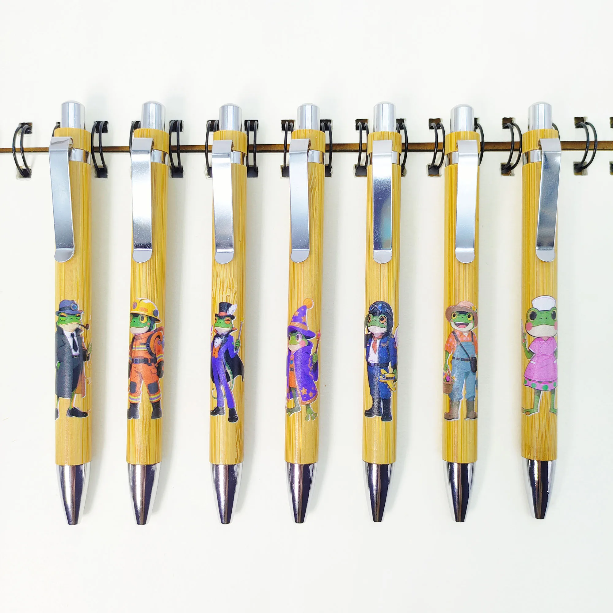 7pcs/14pcs Creative Frog Shaped Ballpoint Pen Frog Professional Dress Ballpoint Pen Student Writing Gift Pen.