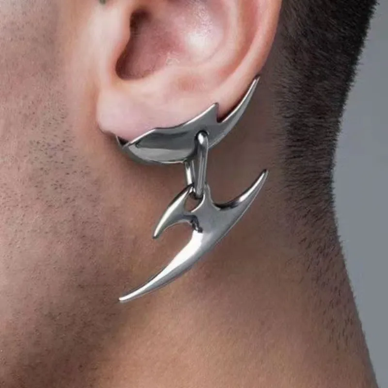 HUANZHI Sweet Cool Girls Ear Clip Cyberpunk Dagger Earless Piercing Silver Color Metal Earring for Women Men Couple Cool Jewelry