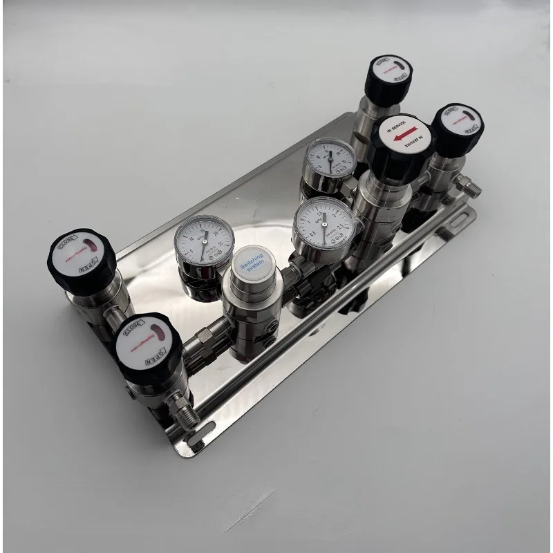 Semi-automatic switching, double-sided busbar, cylinder gas pressure reducing valve control panel, one spare and one busbar