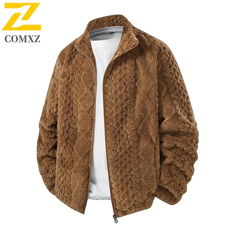 COMXZ الرجال جاكيت من الصوف 2025 السفر مقاومة البرد حجم كبير ارتداء اليومي وسادة مبطنة رحلة التخييم عالية الجودة الشتاء الحشو