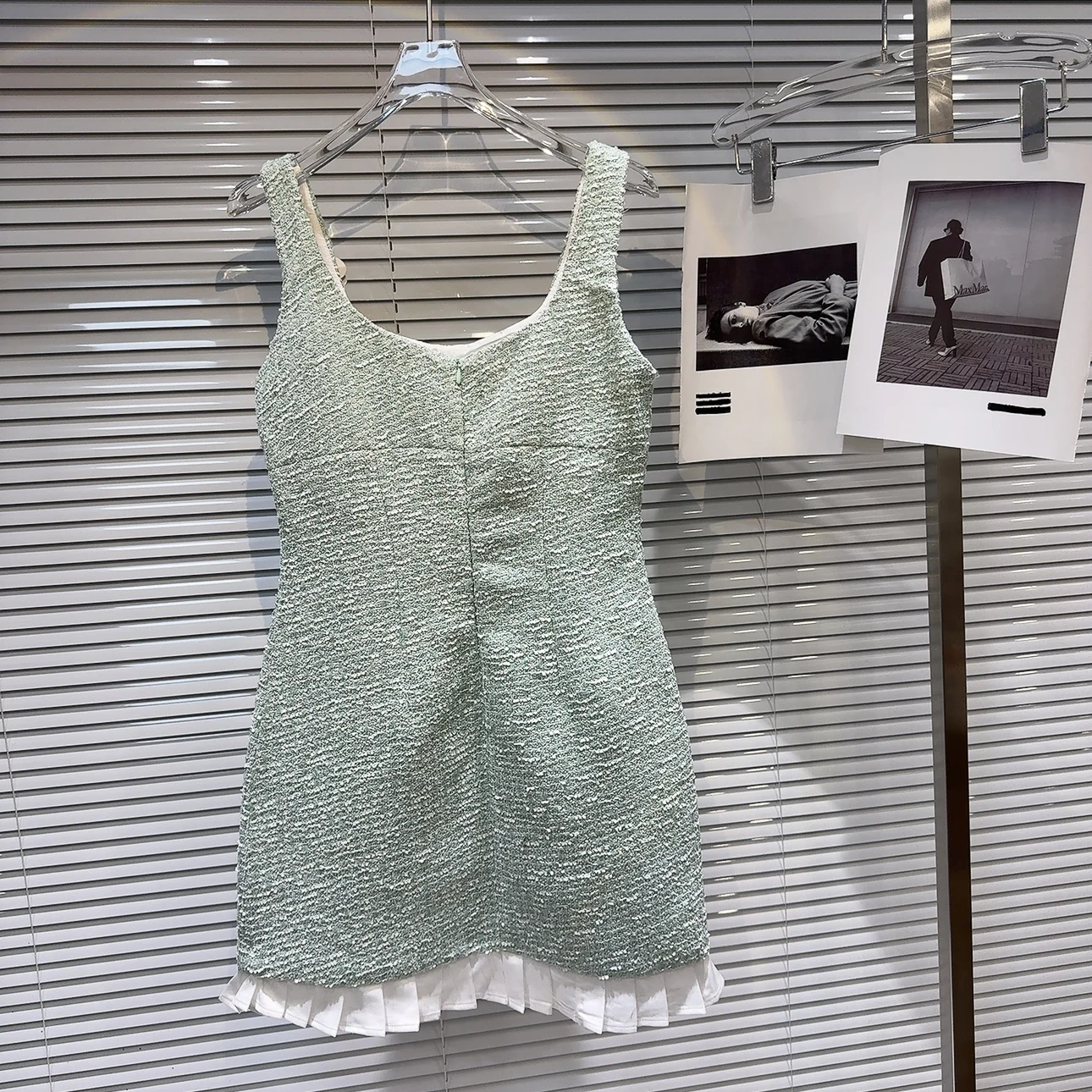 Fashion Lady Elegant Pleated Dress 2025 New Summer Brooch Flower Sleeveless Tank Dress Slim Waist A-line Tweeds Party Mini Dress