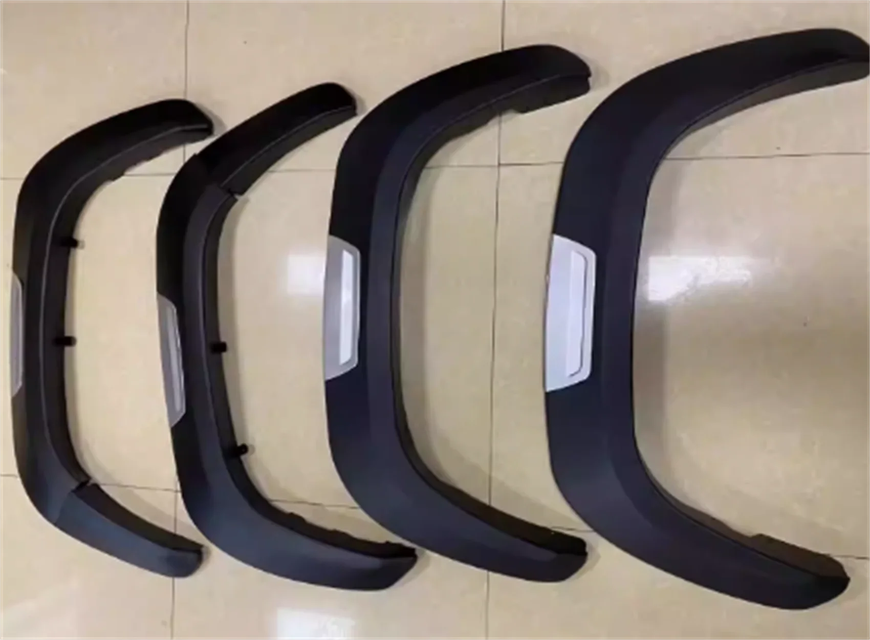 

Car Fender Flares Arch Wheel Eyebrow Protector Mudguard Sticker for Toyota Tundra 2022