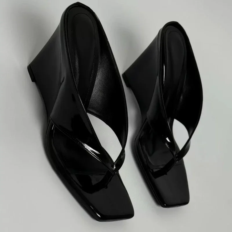 Women's Black Patent Leather Wedge Heightened Slippers 2026 Summer New Anti-Slip Comfortable Party Open Toe Platform Slippers