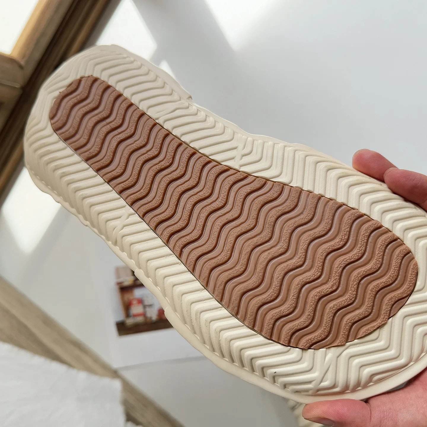 Careaymade - Botas de mujer de cuero genuino con punta ancha, hechas a mano, de suela gruesa, botas cortas, zapatos cálidos de cuero de vaca con plataforma.