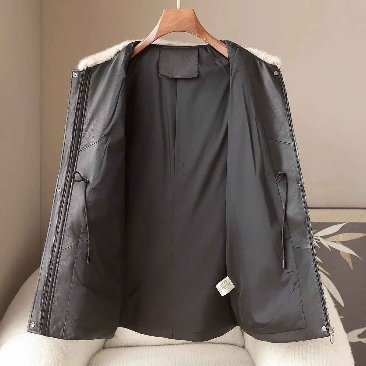 سترة جلدية متوسطة الطول من جلد الغنم PU أصلية لعام 2025 لفصل الربيع بياقة من فرو المنك معطف أوزة للنساء #4