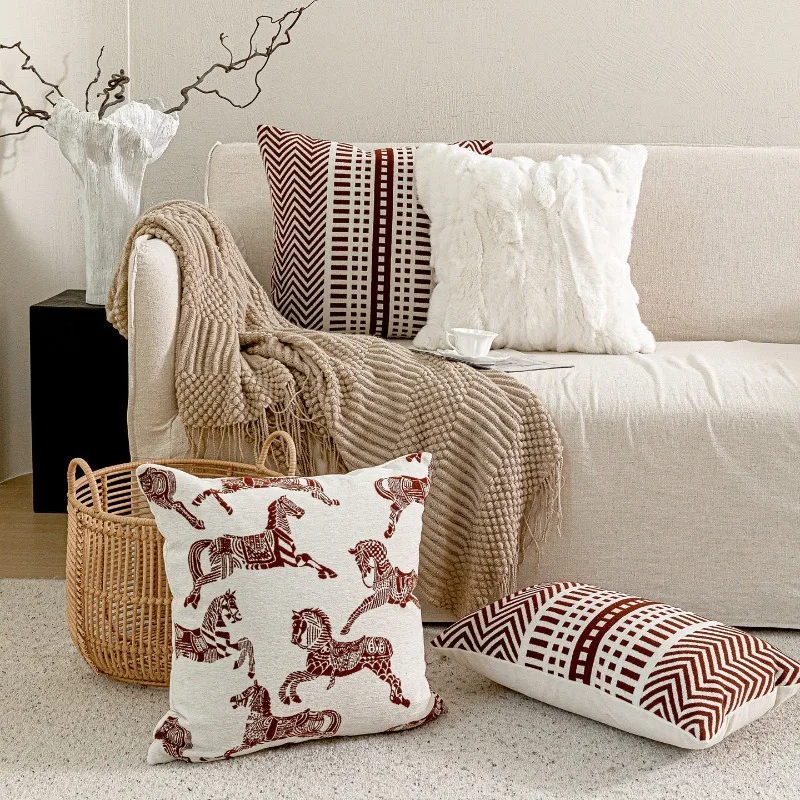 French Retro Red Faux Cashmere Jacquard Decorative Cushion Cover Classic Luxury Horse Geometry Pillowcase for Sofa Home Decor