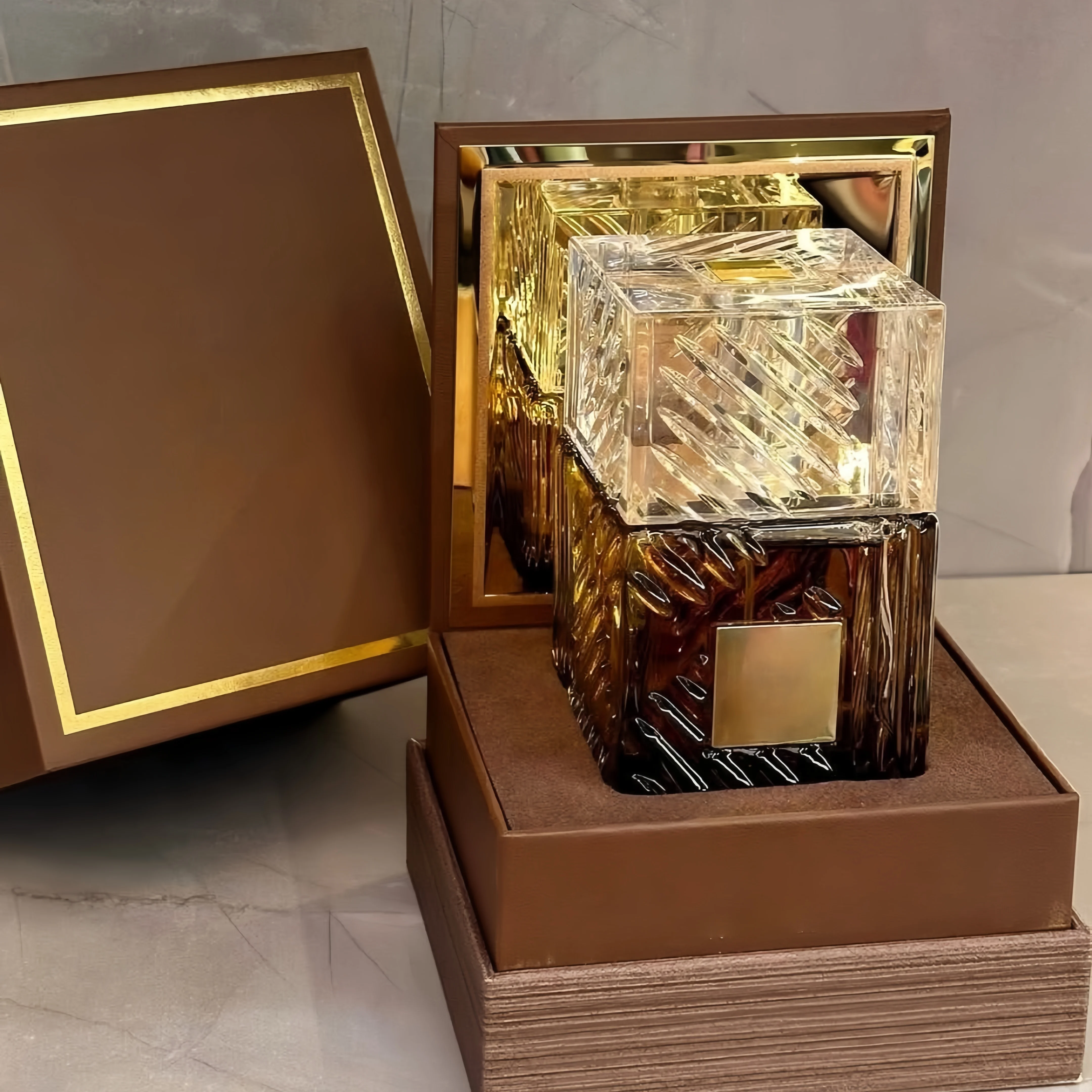 Profumo Kamla da 100 ml - Rafa mediorientale - Spray per il corpo da uomo per uomo e donna, Fragranza a lunga durata, Colonia regalo di alta qualità