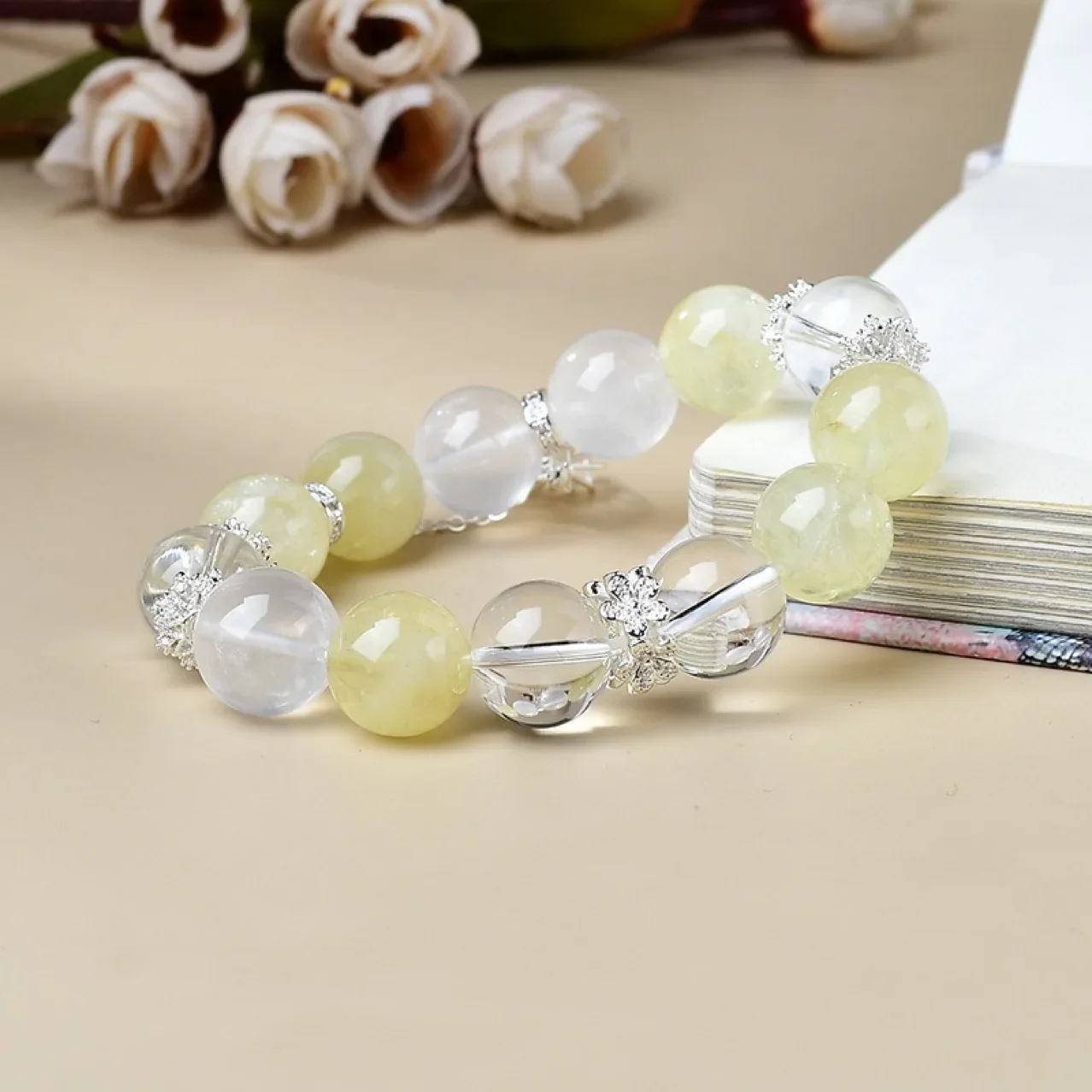 

Natural Milk White Crystal Citrine Bracelet Women's Light Luxury Fashion Lucky Bracelet, Gift