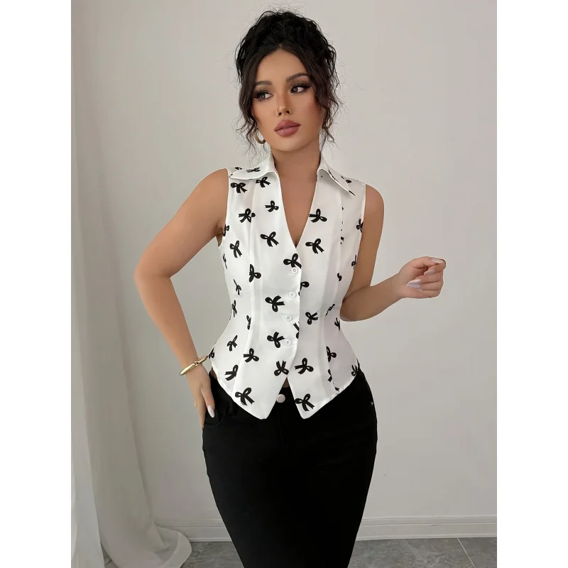 

A Stylish And Easy Sleeveless Top with a Print, Summer