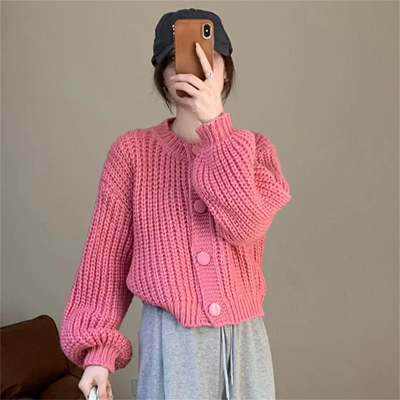 

Round Neck Thick Knit Short Brown Knit Cardigan Women 2025 Autumn And Winter Fashion Temperament New Small Short Sweater Coat