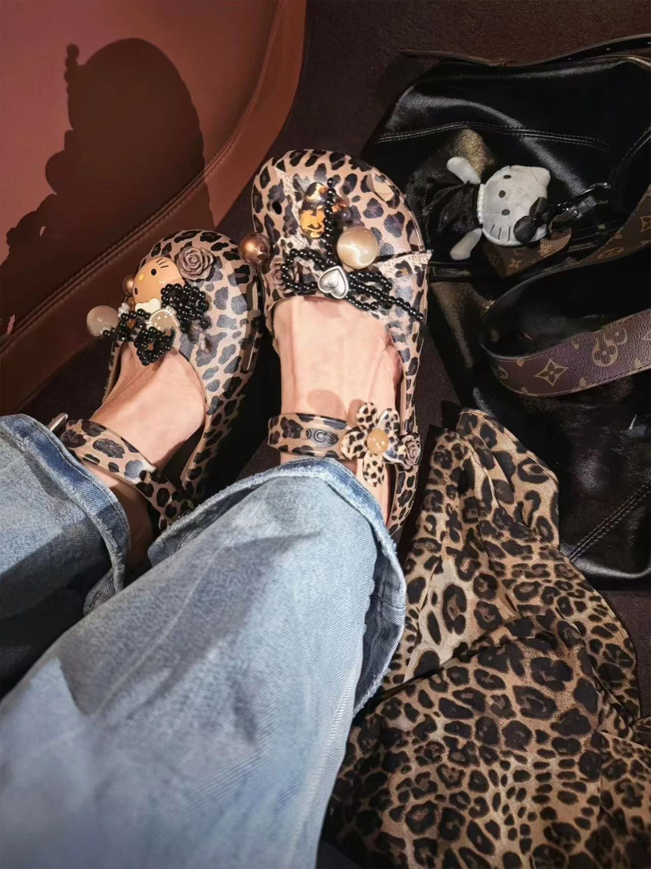 yexiaoou-ballet-hole-shoes-spring-2026-new-slippers-hollow-out-beach-sandals-lazy-person's-shoes-sweet-style-round-toe-flat-heel