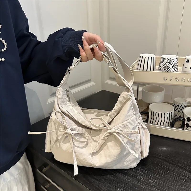 

Корейская версия плиссированной повседневной сумки на плечо, простая и универсальная легкая большая сумка, модные новые дорожные и классные сумки