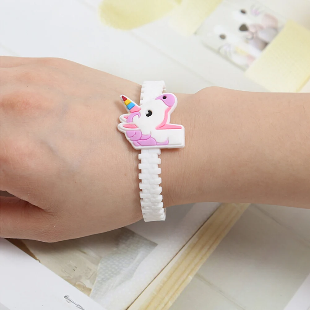 

30Pcs PVC Unicorn Decoration Kids Cosplay Silicone Bracelet Hand Rings for Gifts Party Supplies (Mixed Style)