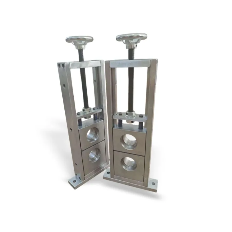 Roller housing bracket, roller support with adjustable lift slider