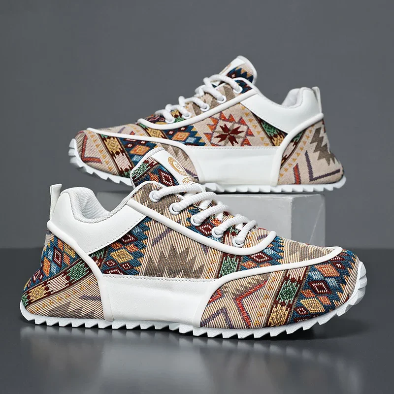 أحذية رياضية كاجوال للرجال مطبوعة من القماش أحذية مسطحة عالية الجودة للزوجين نعل سميك مانعة للانزلاق أحذية بدون كعب للمشي للطلاب للرجال