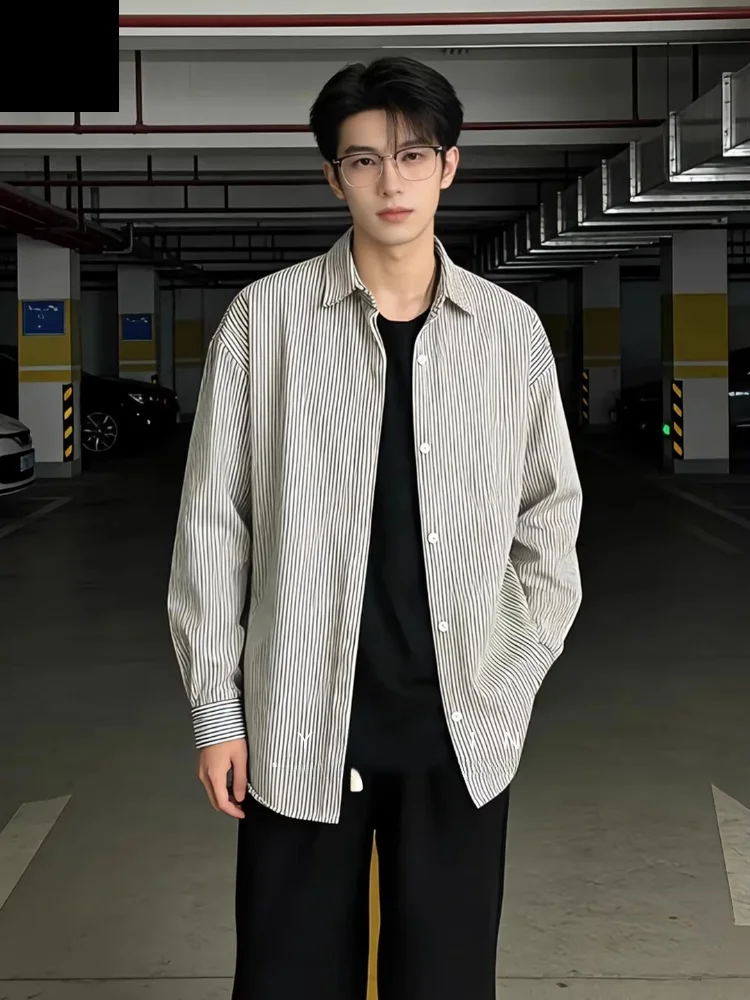 

Cleanfit Men's Bla White Vertical Stripes Long Sve irt American Sle Layering Outerwear Spring Casual Flip Collar