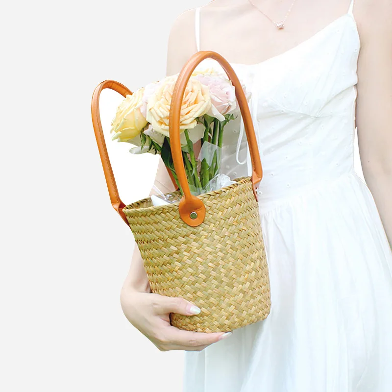 

Raffia Straw Woven Handbag Cute round Beach Sand Women's Bag Simple Ins Style Bucket Bag Crossbody Shoulder Bag for Summer