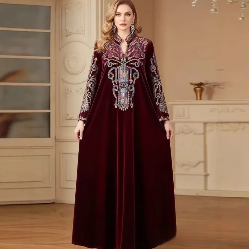 

Золотое бархатное длинное платье больших размеров. Женская одежда больших размеров. Модная осенне-зимняя утолщенная юбка трапециевидной формы с v-образным вырезом и вышивкой.