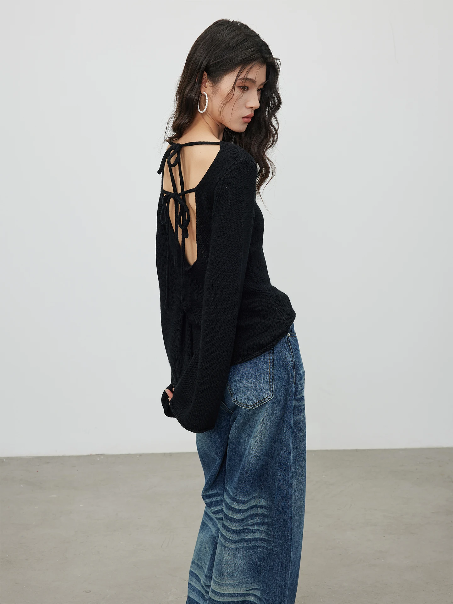 

Женский вязаный свитер KEARA свободного кроя с длинными рукавами, драпированный, с открытыми плечами, повседневный, весенний, модный, черный