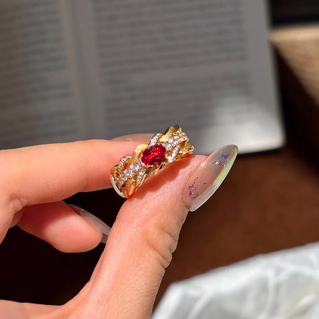 

Ele Red Corundum Ring with Diamond Embedding Hollow Design Matte Fini Luxury Faionable Women's Ring Cusizable
