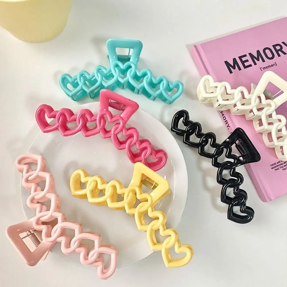 

Fashion Women Plastic Hair Claws Crab Clamps Girls Candy Color Dopamine Hollow Love Heart Hair Clips Korean Hair Accessories