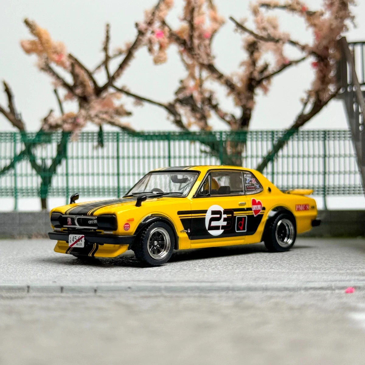 INNO 1:64 NISSAN SKYLINE 2000 GT-R (KPGC10) #23 Die-cast Alloy Car Model Collection Display Gift