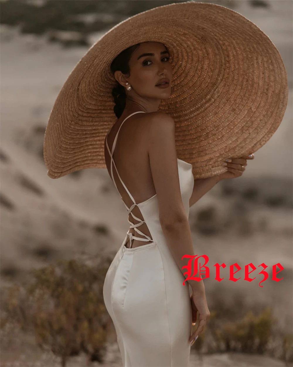 맞춤형 절묘한 샴페인 새틴 웨딩 드레스 우아한 Strapless 스파게티 스트랩 민소매 레이스 업 신부 가운