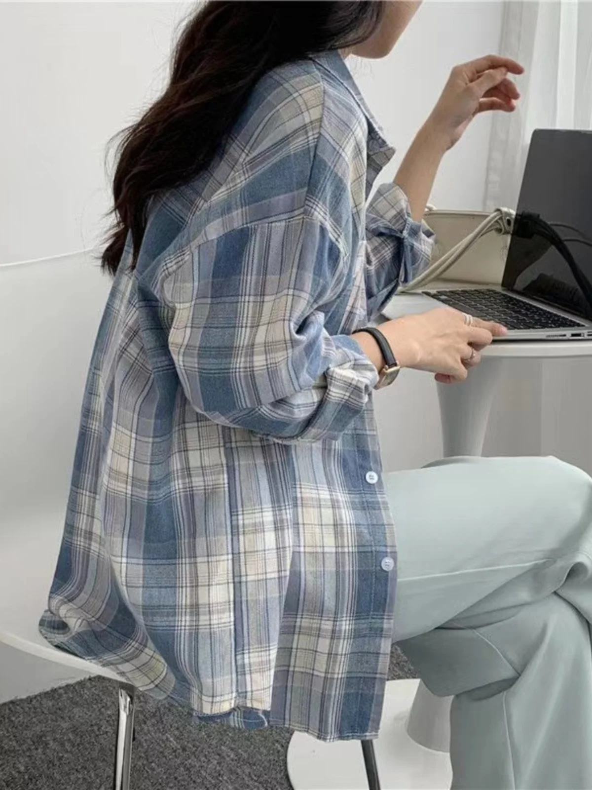 

2025 New Women's Loose Plaid irt Korean Sle Spring Autumn Long Sve Collar Button down Office Casual Faion