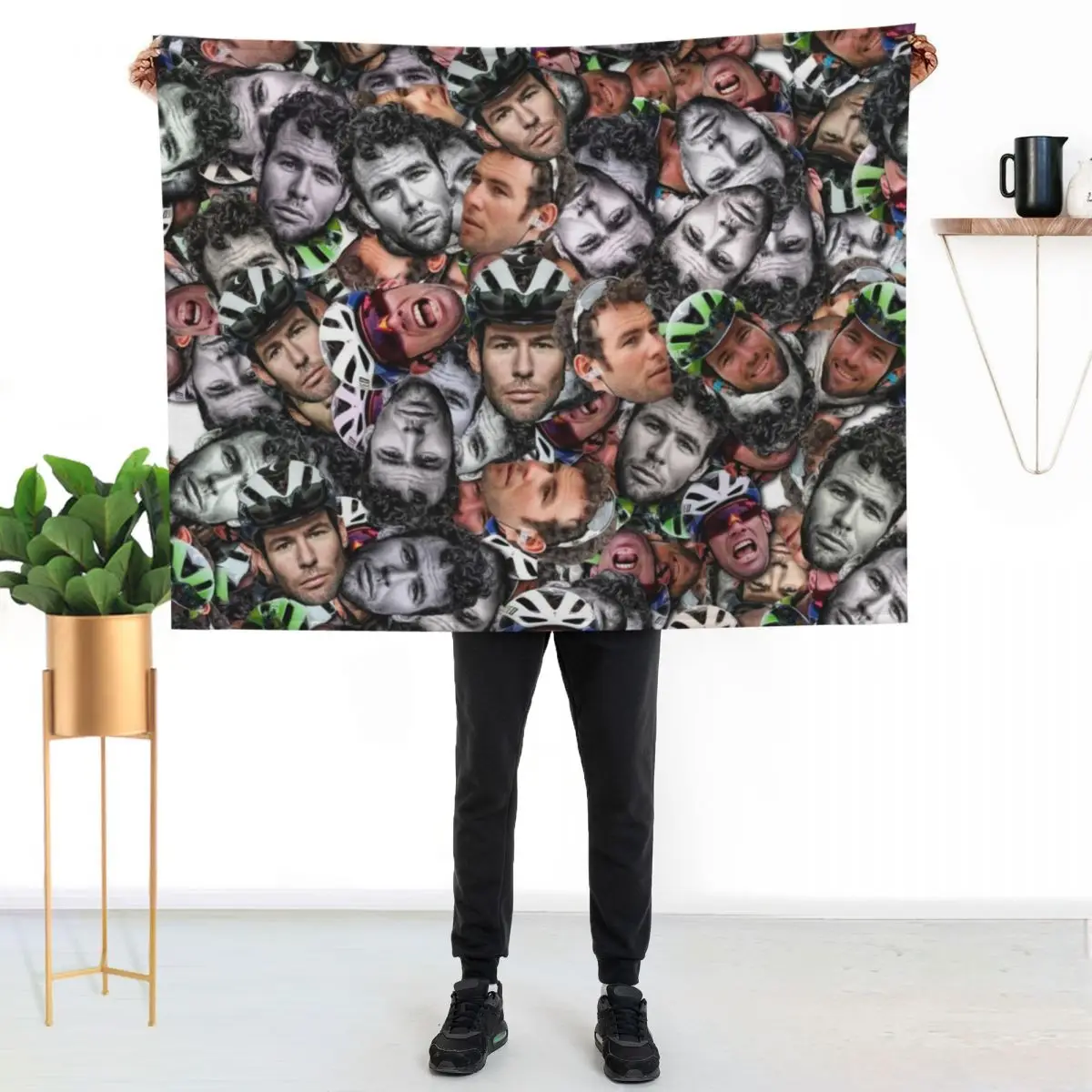 mark cavendish - professional road racing cyclist face pattern Throw Blanket Blankets For Bed Quilt sofa bed Luxury St Blankets