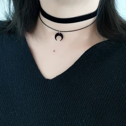 Sweet and cute black acrylic Moon Crescent pendant velvet strap double layer wear choker neck strap collar choker necklace women