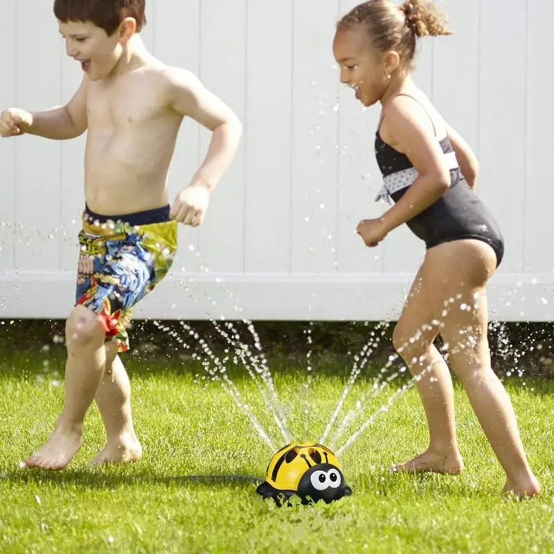 Irrigatori per bambini per cortile Simpatico coccinella Irrigatore Giocattoli Giochi d'acqua estivi per divertimento in acqua da giardino per bambini All'aperto attacca a