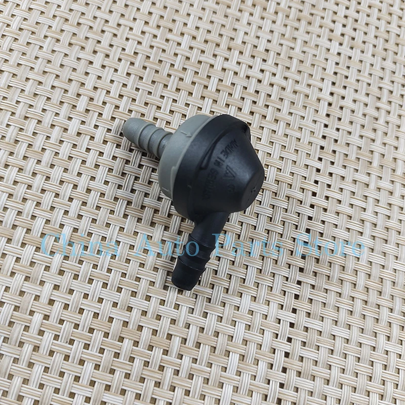 Engine Exhaust Valve Cover PCV Valve For Chevrolet Cruze Buick Excelle GT Opel Astra 55568437