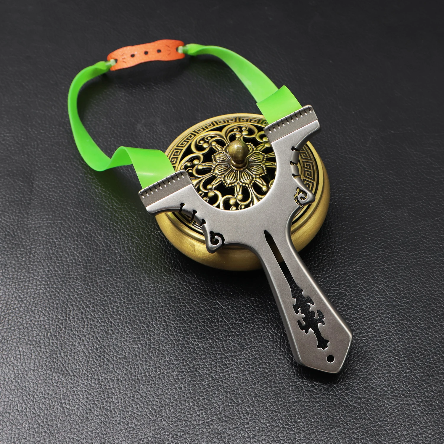 

Stainless Steel Material All Metal High Quality Slingshot Sabre Tooth Pressure Strong Slingshot Professional Shooting Special