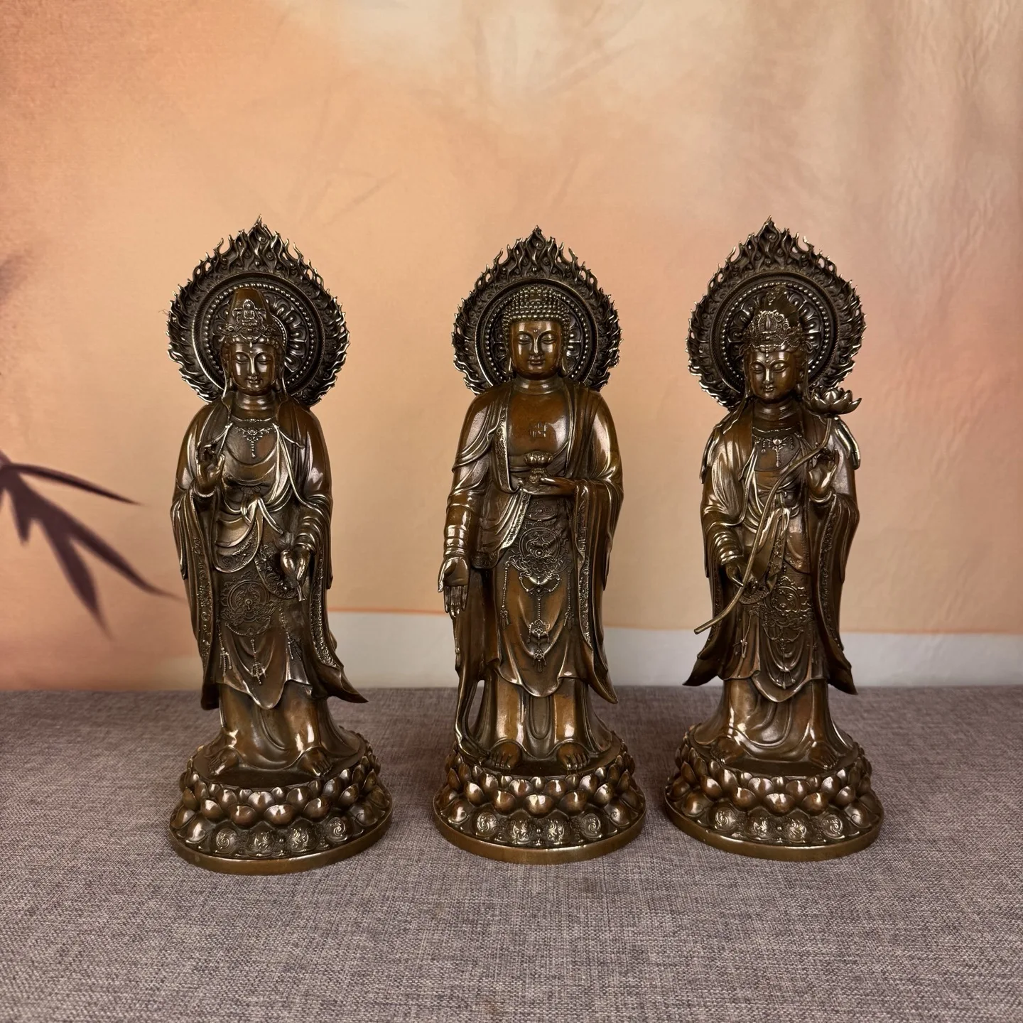 Old Bronze Buddha Head Backlight The three saints of the West Shakyamuni Guanyin Standing Buddha Amass wealth Town house