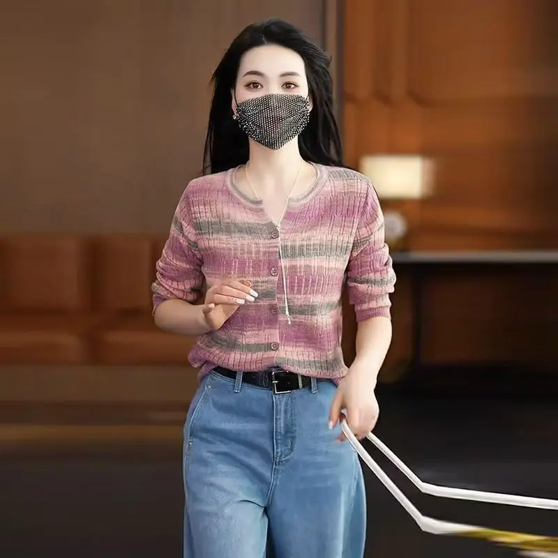 

Модный вязаный кардиган с длинными рукавами в радужную полоску, весенне-осенний новый свободный и универсальный свитер, куртка