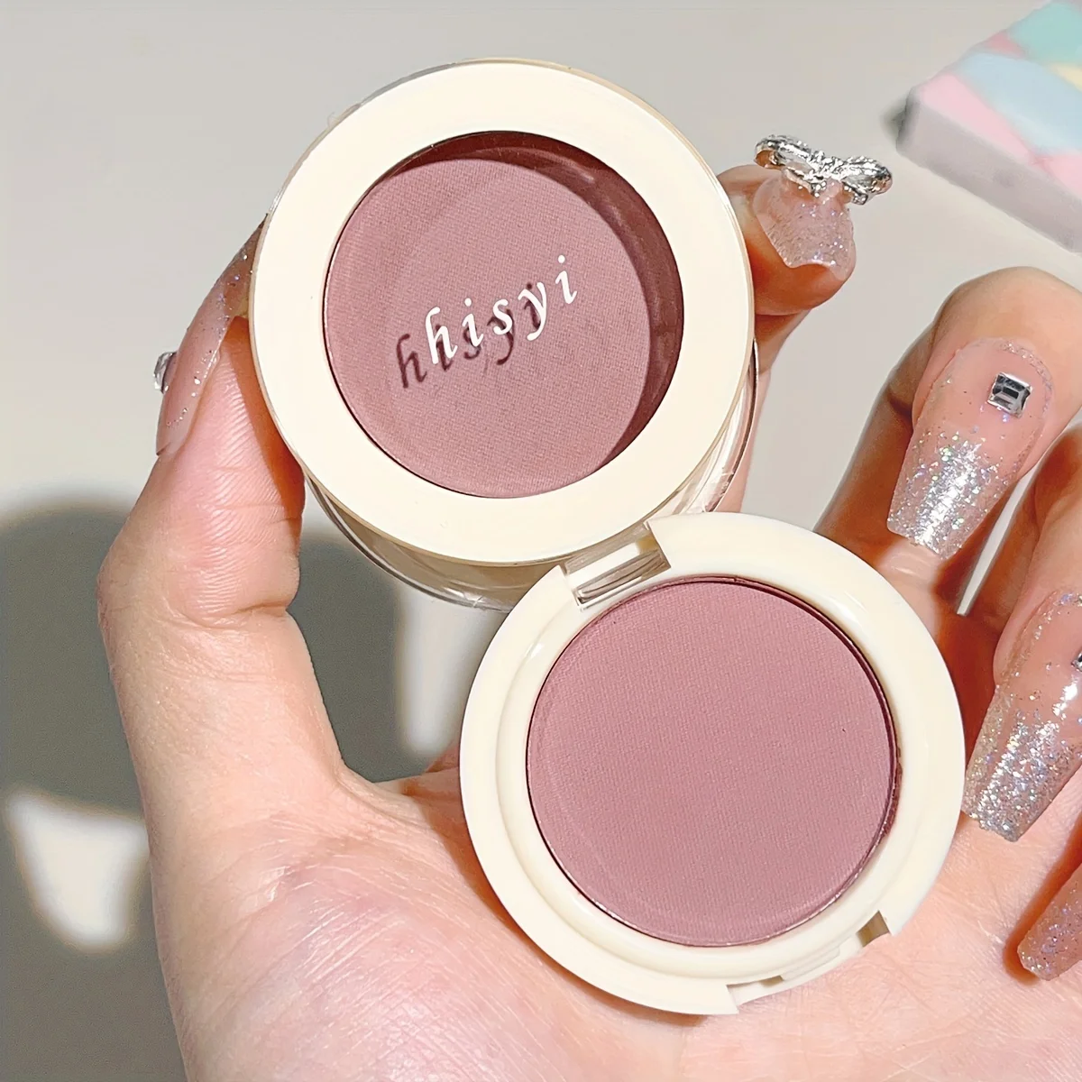 Paleta de sombras de ojos monocromáticas versátiles, efectos mate y brillantes, albaricoque, marrón tierra y Rosa niebla para un aspecto natural