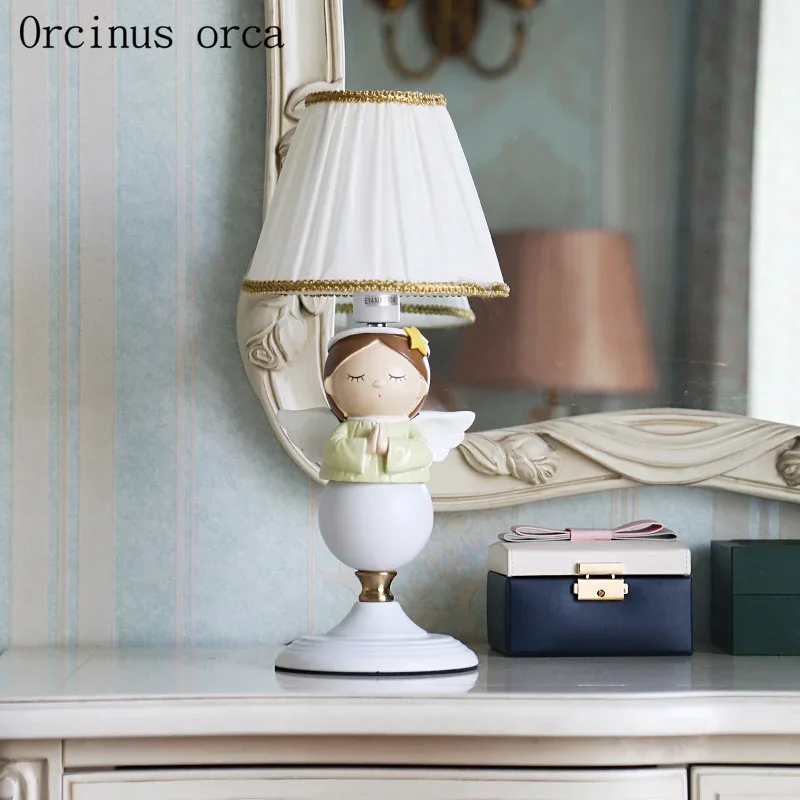 Cartoon inspiration angel desk  lamp girl bedroom children's room table lamp American character LED doll decorative lamp