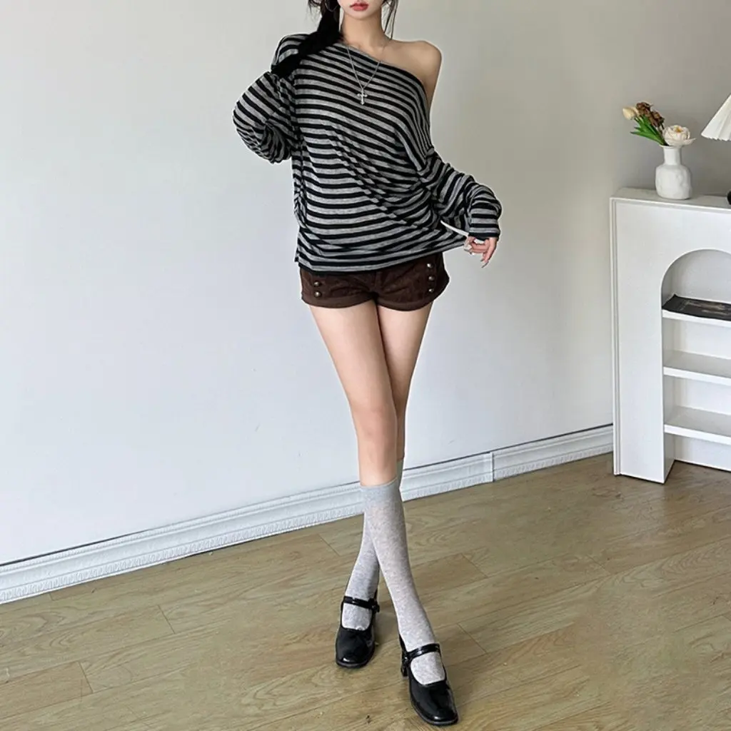 

Women's Autumn Top Unique Tailored Oblique Collar Off-shoulder Striped Long-sleeved European And American-style Commuter T-shirt