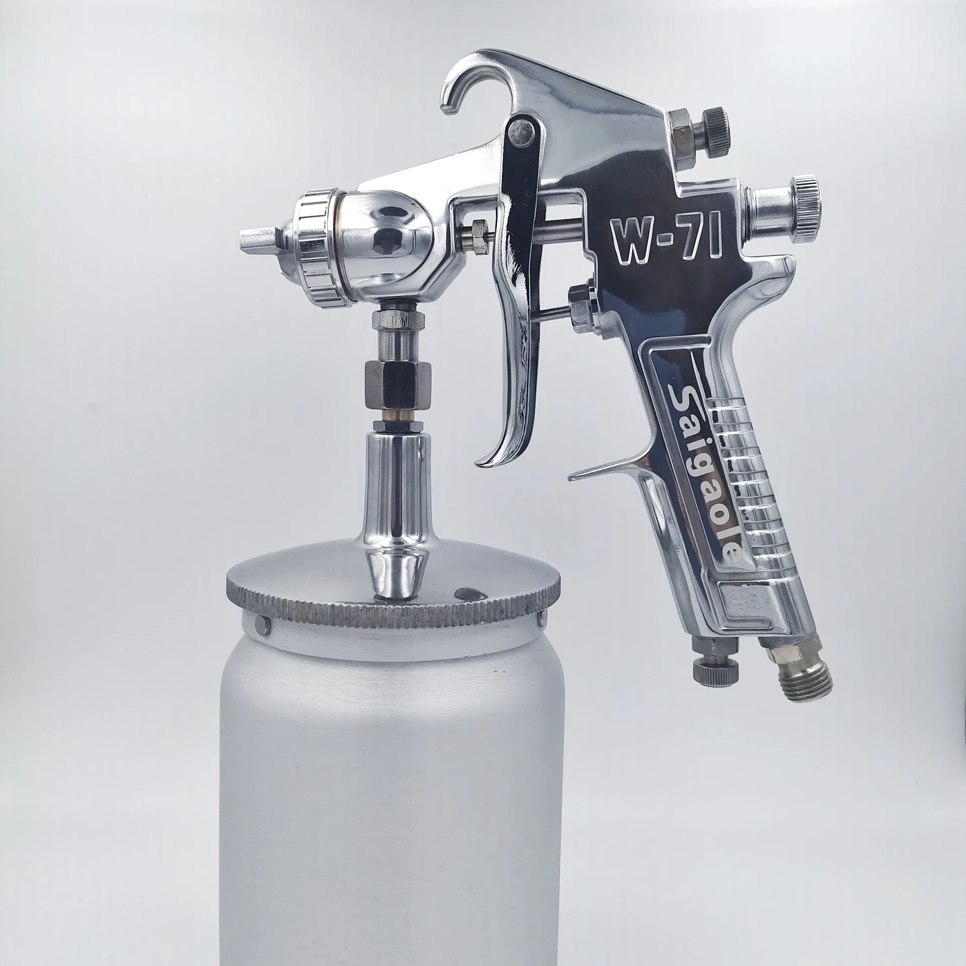 Saigaole spray gun W-71 atomization Large caliber Upper and lower cans Latex paint spray gun Furniture car Pneumatic tools