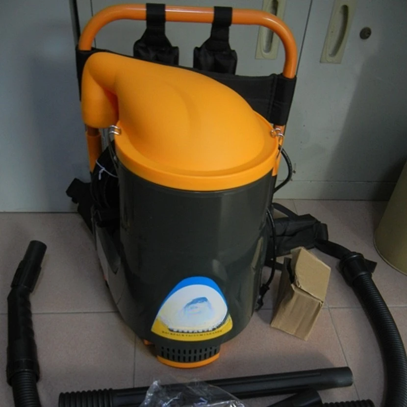 Reinigungsstaubsauger für große Höhen. Rückenstaubsauger